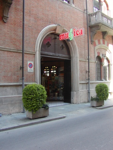 Foto galleria MUSICA S.N.C.