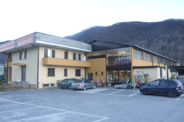 Foto galleria Valvaraita Stock & Arredamenti S.r.l.