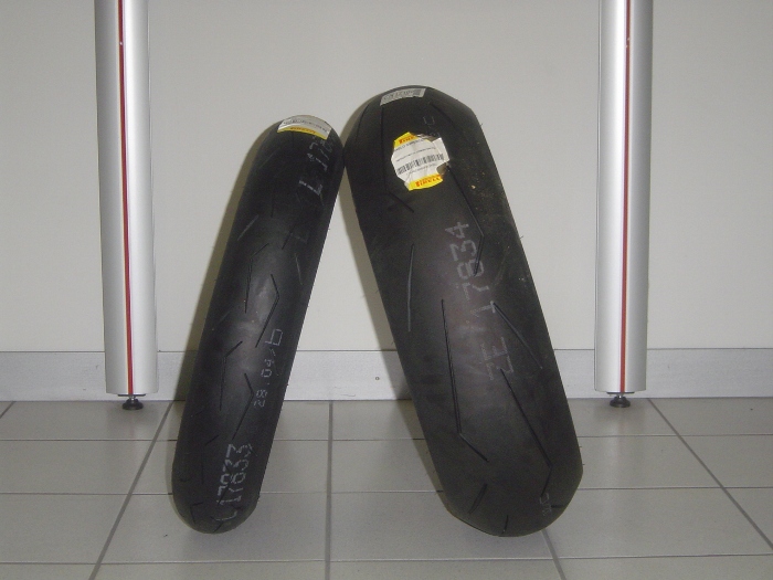 GOMME PIRELLI SUPERCORSA PRO
