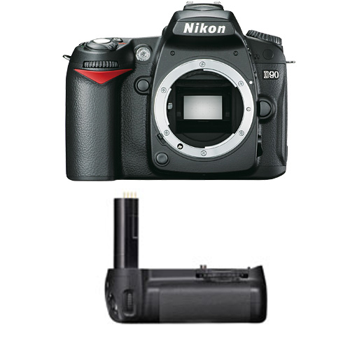 NIKON D90 CON IMPUGNATURA OMAGGIO