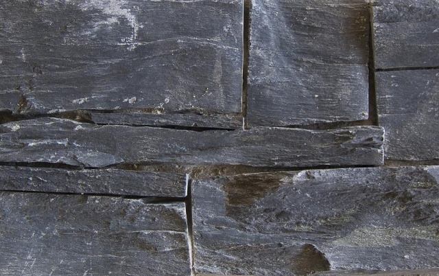 ARDESIA NERA SU CEMENTO