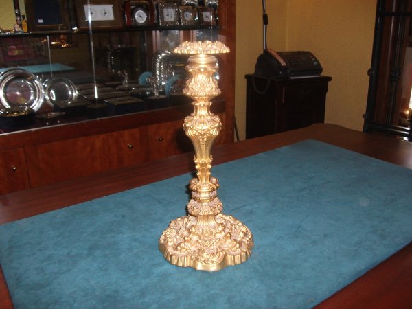 Candeliere in argento dorato