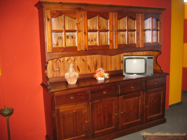Credenza in pino